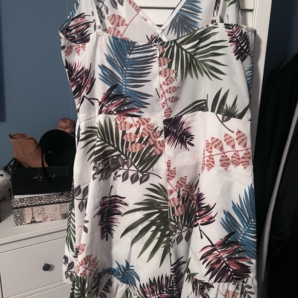 Women’s Rompers - Picture 2 of 4